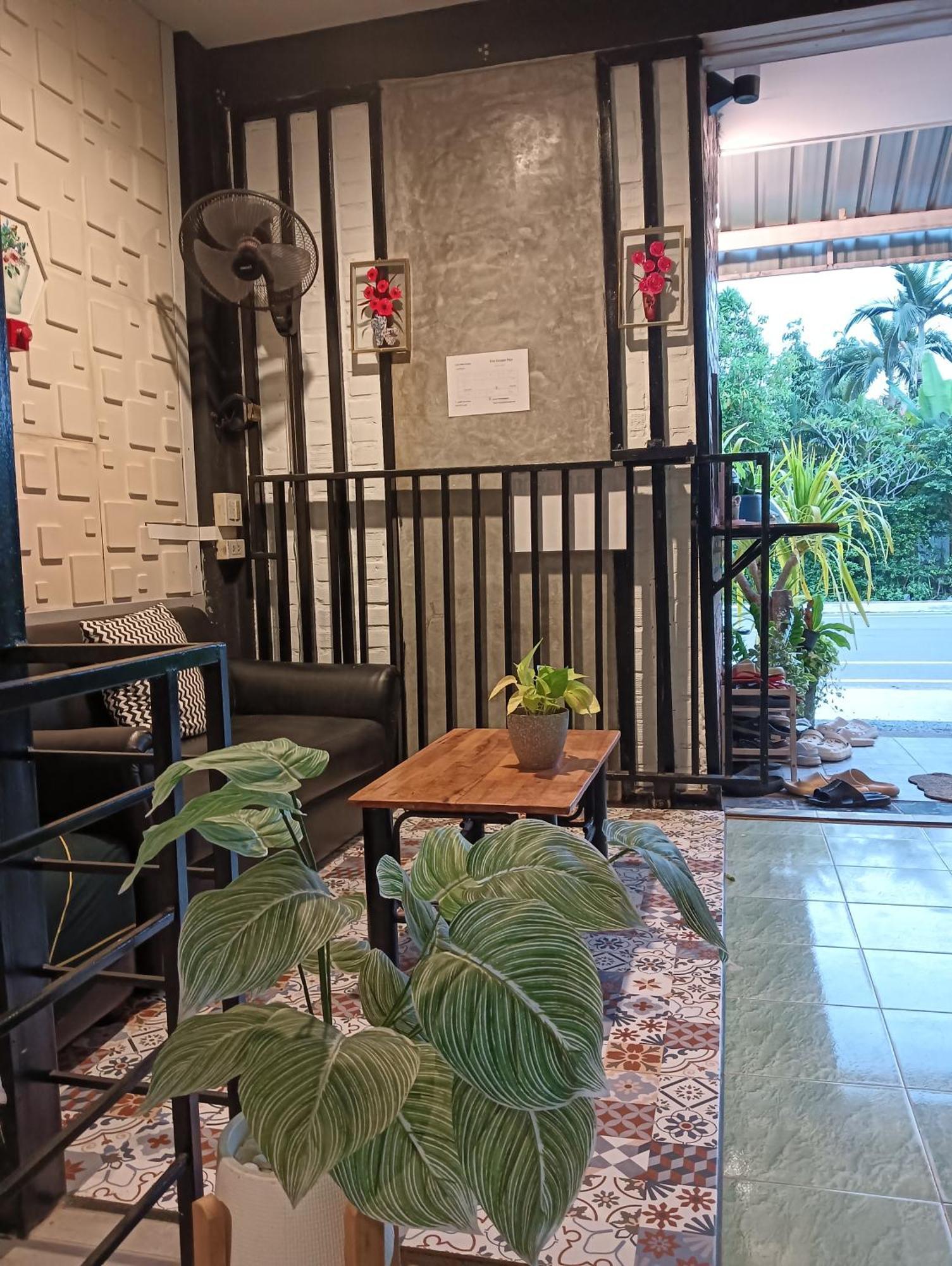 Krabi Nemo House Hostel Ao Nang Exterior photo