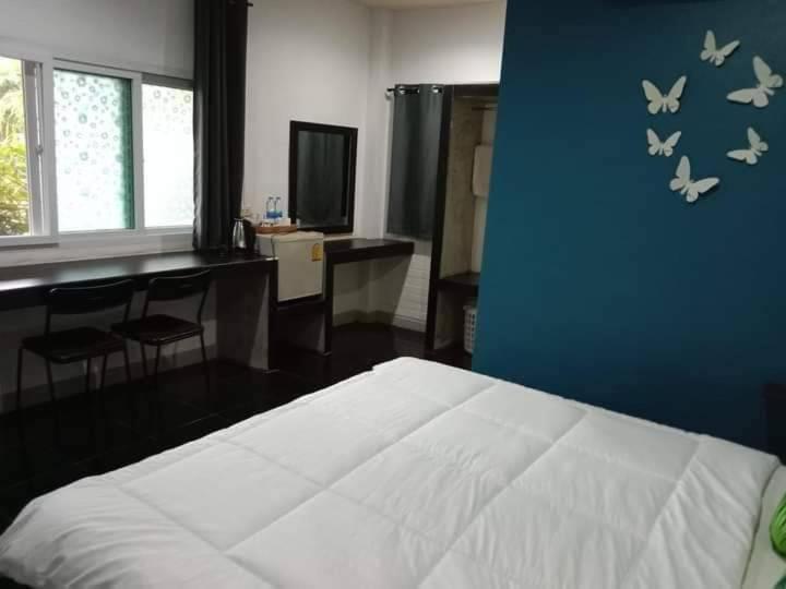 Krabi Nemo House Hostel Ao Nang Exterior photo